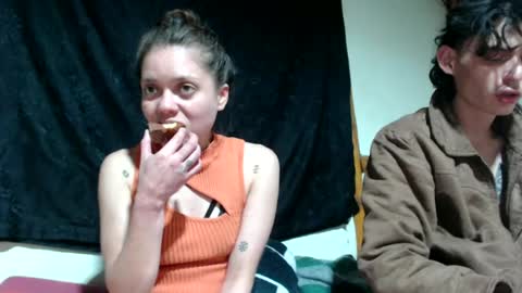 Snapshot of miahells chatting on 04.21.26 Mia Sam online show from 04.21.26