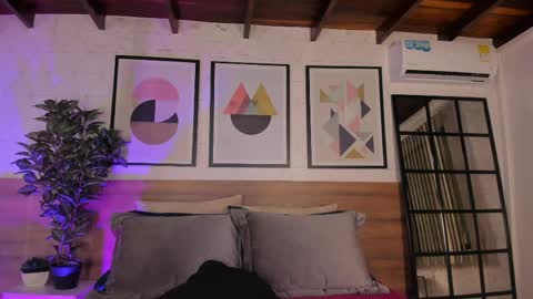 Mia  online show from 04.11.26