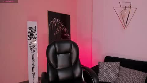 Call me Mia  online show from 10.30.25