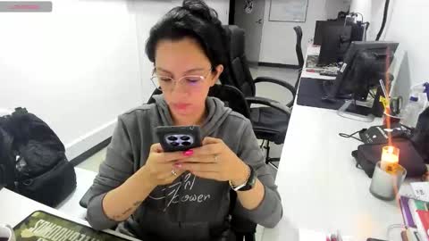 Mia  online show from 01.06.26