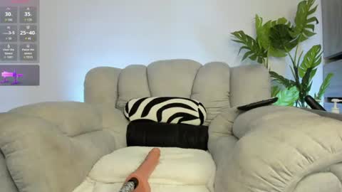 Mia Fernandez online show from 06.20.26