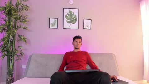 Mia online show from 03.10.25