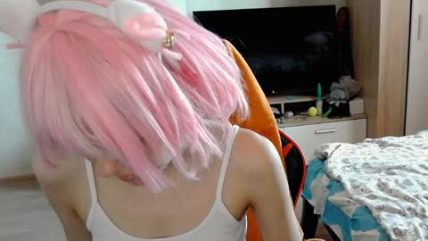 Mia online show from 04.10.26