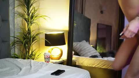 Snapshot of miamicoffee chatting on 11.17.25 Miami online show from 11.17.25