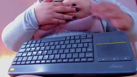 Snapshot of miamiller04 chatting on 11.26.25 mia miller online show from 11.26.25