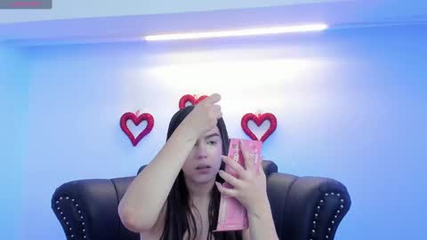 Mia   -5 7001400 Follow  online show from 02.24.25