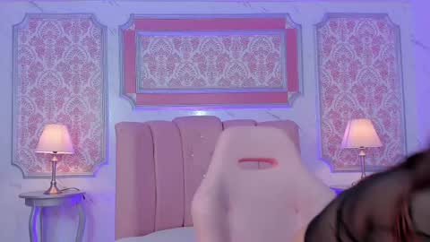 Mia   -5 7001400 Follow  online show from 03.11.25