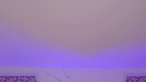 Mia   -5 7001400 Follow  online show from 10.04.25