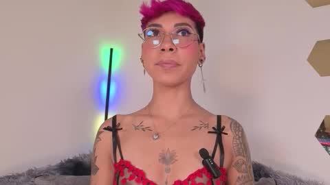 Mia Morgann online show from 11.26.25