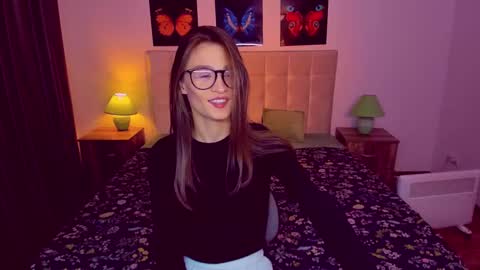 Mia online show from 01.26.25