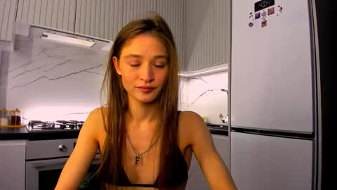 Mia online show from 04.04.26