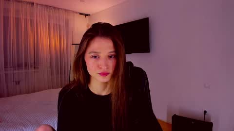 Mia online show from 04.16.26