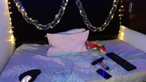 Mia Peyton   online show from 12.30.24