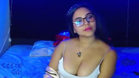 Mia Peyton   online show from 02.25.25