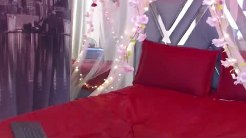 Mia Peyton   online show from 11.05.25