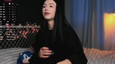 Snapshot of miarielle chatting on 06.04.26 Liz online show from 06.04.26