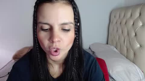 miarobinn_ online show from 12.01.24