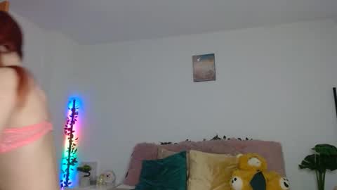 Snapshot of miarossalinda chatting on 11.22.25 MiaRossalinda online show from 11.22.25