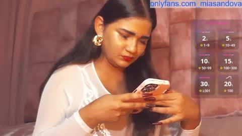 Snapshot of miasandoval_22 chatting on 10.25.25 miasaandovaal 22 online show from 10.25.25