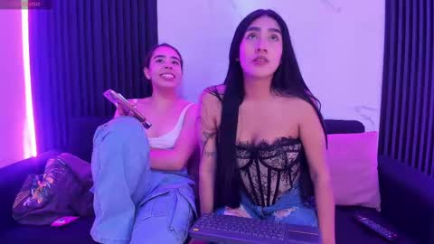 Snapshot of miascott5 chatting on 10.22.25 miascott5 online show from 10.22.25