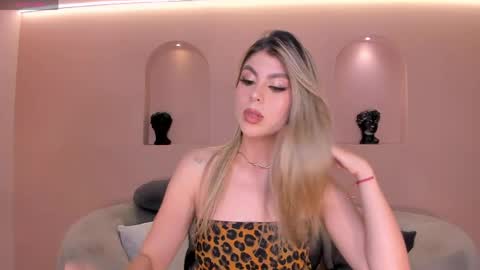 Mia Silva online show from 05.26.26