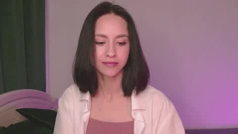 Mia online show from 09.19.25