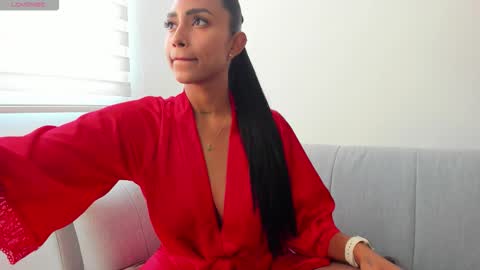 Mia Velvet  online show from 12.18.25