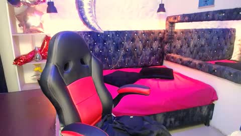 mia online show from 09.17.25