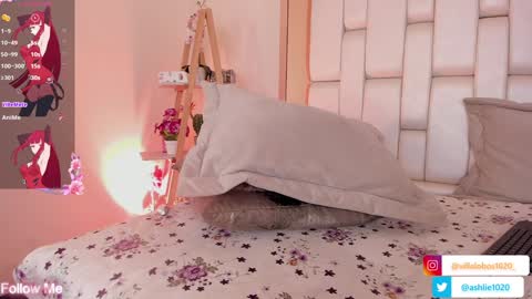 Mia Villalobos online show from 02.08.25