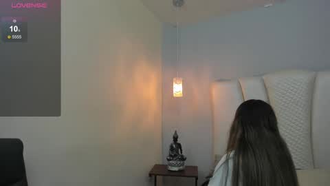 Mia Villalobos online show from 09.20.25