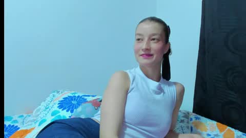  Chloe  online show from 04.16.26