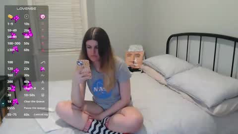 Mia  online show from 02.08.25