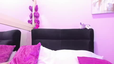 MiaWeiss online show from 12.11.24