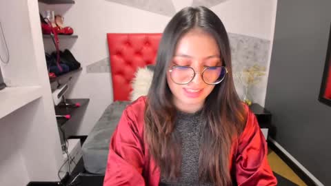 M I A W I L S online show from 12.04.24
