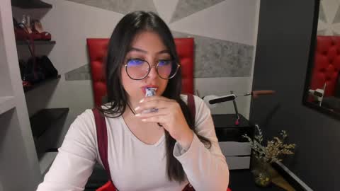 M I A W I L S online show from 12.06.24