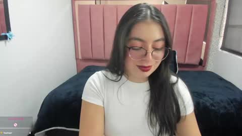 Snapshot of miawils_ chatting on 05.30.26 M I A W I L S online show from 05.30.26