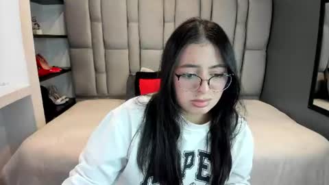 Snapshot of miawils_ chatting on 06.18.26 M I A W I L S online show from 06.18.26