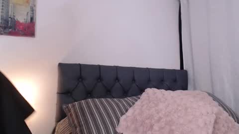 Snapshot of miawilson_1 chatting on 09.13.25 Mia Wilson online show from 09.13.25