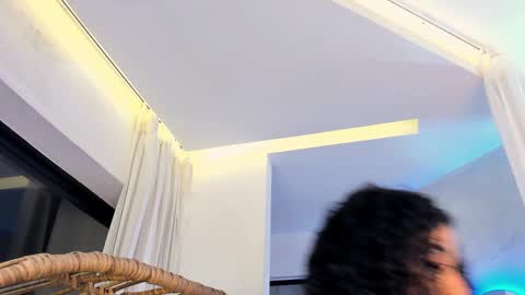 Mia online show from 02.20.25