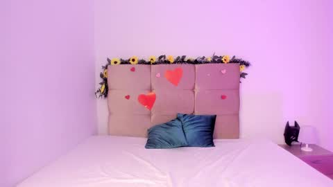 Snapshot of michael_and_sharon chatting on 03.06.25 Micky and Sharon online show from 03.06.25