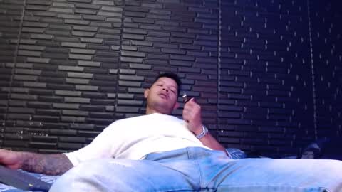 Michael Daviss online show from 02.20.25