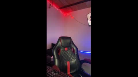 Snapshot of michael_kendall0 chatting on 02.23.25 michael independent model online show from 02.23.25