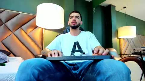 Snapshot of michael_magno chatting on 10.16.25 Michael Stevens online show from 10.16.25