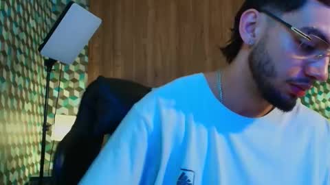 Snapshot of michael_magno chatting on 11.04.25 Michael Stevens online show from 11.04.25