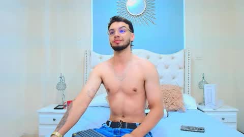 Snapshot of michael_magno chatting on 11.11.25 Michael Stevens online show from 11.11.25