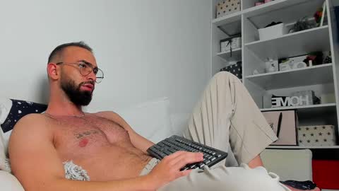 MichaelEvansx online show from 12.02.24