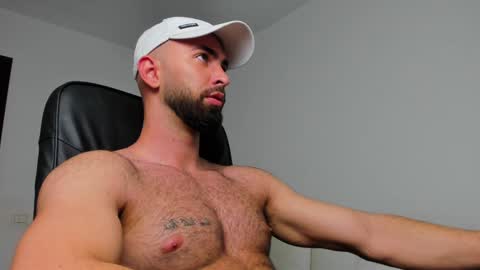 MichaelEvansx online show from 12.11.24