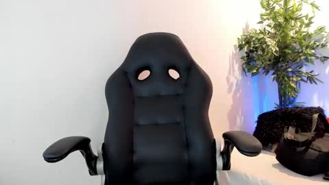 Snapshot of michel_lopez18 chatting on 09.19.25 michel_lopez18 online show from 09.19.25