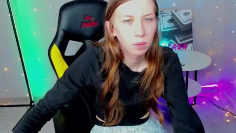 Snapshot of michele_mack chatting on 01.27.25 michele_mack online show from 01.27.25