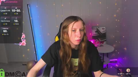 Snapshot of michele_mack chatting on 01.30.25 michele_mack online show from 01.30.25